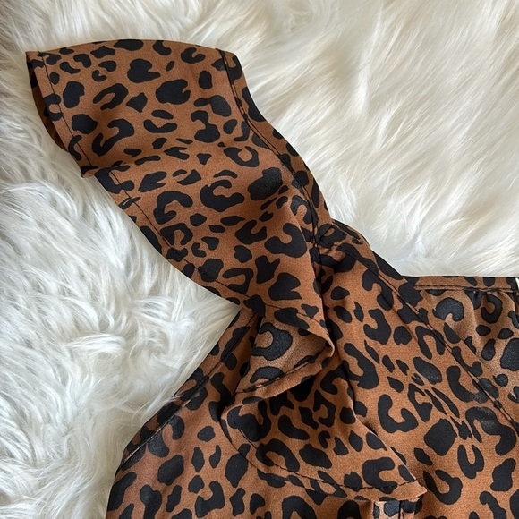 NEW Animal Print Ruffle Short Sleeve Top Size Large - Picture 3 of 8